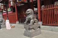 广西男子创作的15米根雕雄狮，价值300万却未被出售，如今在仓库中被遗忘