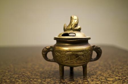 揭秘乡下农民手中的珍宝：10斤重的古代铜香炉
