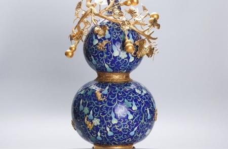 霍铁辉景泰蓝福禄万代葫芦瓶：传统工艺与现代美学的结合