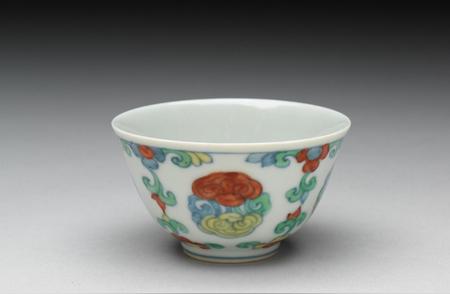 揭秘台北故宫博物院珍藏：明成化斗彩的十二件艺术瑰宝