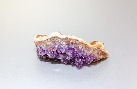 紫水晶：爱情与智慧的神秘象征