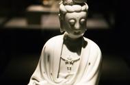 景德镇珍宝：青白釉瓷塑观音菩萨像的历史与魅力
