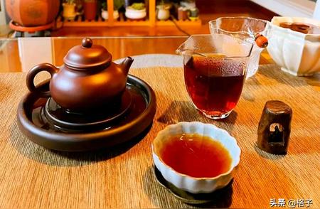 普洱茶的心灵疗愈之旅：每日一壶，感受内心的宁静与自愈。