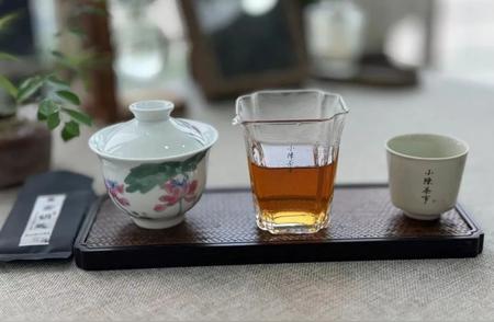 夏天喝武夷岩茶，能否缓解口干、舌燥、易上火问题？