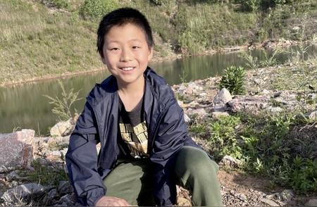 上海五年级小学生在山中发现罕见化石，中科院研究所赠送典礼举行