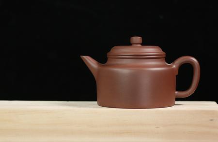 紫砂壶在茶艺中的重要性：为何茶友们都选择它？