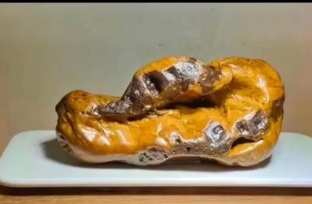 天然黄蜡石烤鸭：顶级象形奇石的美食体验吗？