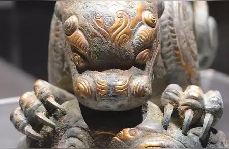 印度尼西亚古代的金属铸造艺术：千年古铜器工艺的传承