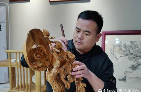 孟凡飞：山东手造木雕大师，以刀为笔展现临邑文化魅力