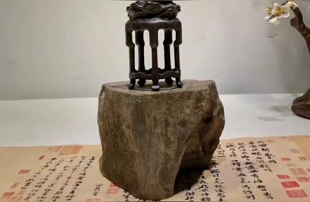 太湖石尺寸规格：高33cm，宽18cm，厚14cm