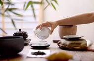 掌握7步泡茶技巧，让你的茶艺更上一层楼
