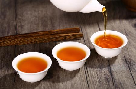 茶叶的保存期限是多久？几年的红茶还能喝吗？专家来解答！
