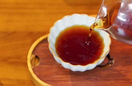 与朋友共享茶时光，这些泡茶小技巧你掌握了吗？