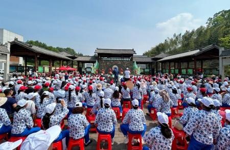 金寨西茶谷庆祝第二届茶文化旅游盛会及六安瓜片手工炒制竞赛