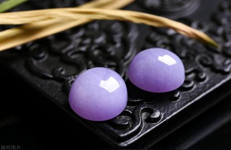 紫罗兰翡翠：皇室宝石的尊贵血统
