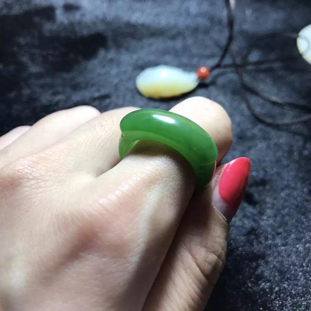 京城精品翡翠戒指5枚，喜欢的拿走不谢，关注拜谢