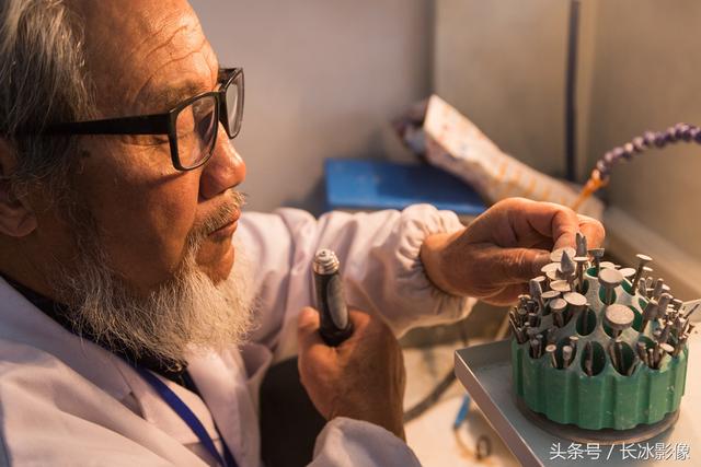 中国四大名玉之一蓝田玉 万年以前开采利用 74岁老人传承玉雕技艺